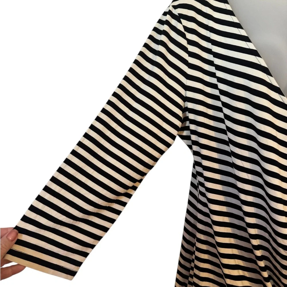 Banana Republic Black/Taupe mock Wrap Top   XLARGE    #V - Picture 4 of 7